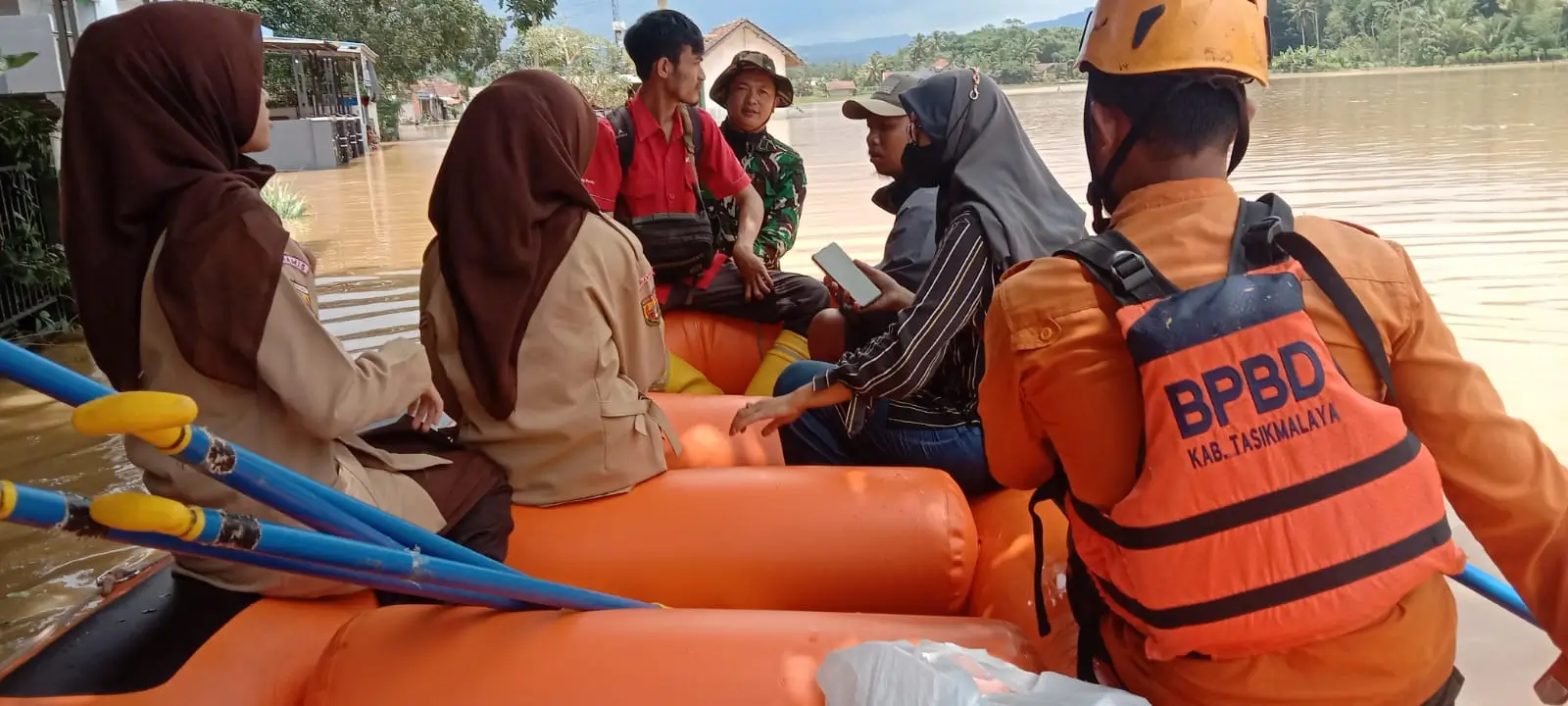 Banjir di Tasikmalaya Surut, Warga Mulai Kembali Beraktivitas